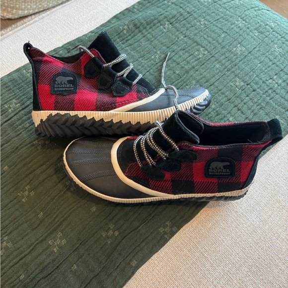 Sorel Shoes - New Sorel Red and Black Plaid Waterproof Ankle Boots